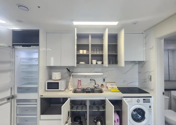 Yeongdeungpo-gu Office Station Line 2 And Line 5 5 Minutes Away Two-bedroom 首爾