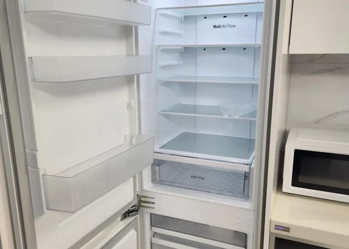 Yeongdeungpo-gu Office Station Line 2 And Line 5 5 Minutes Away Two-bedroom 公寓