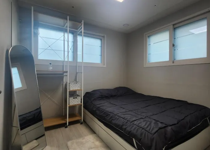 Yeongdeungpo-gu Office Station Line 2 And Line 5 5 Minutes Away Two-bedroom 公寓 首爾